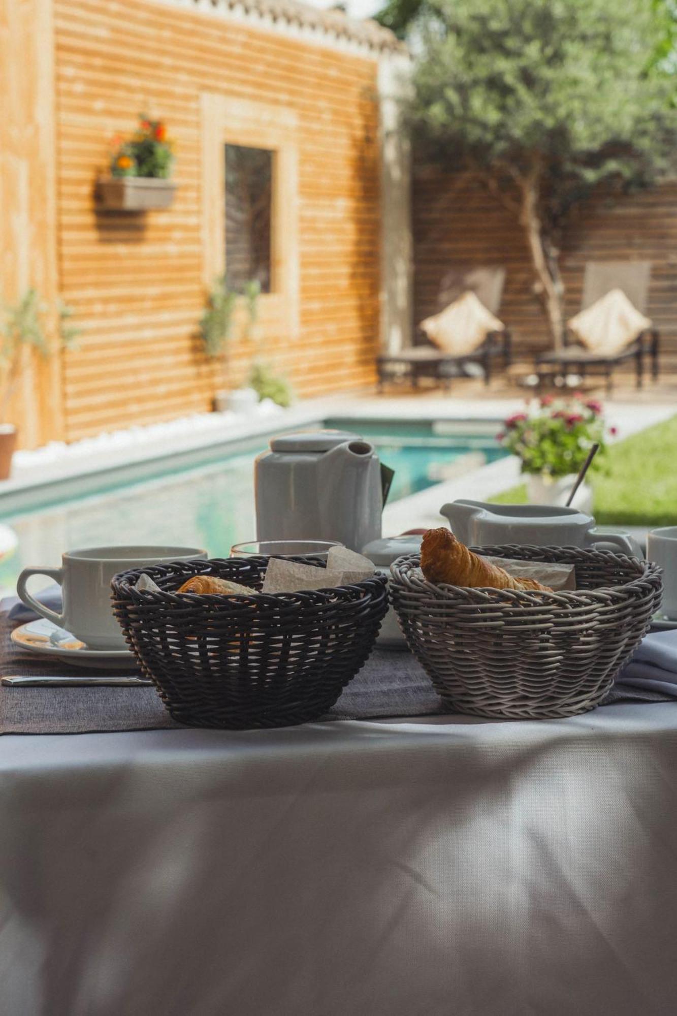 La Domitia - Maison D'Hotes, Massages & Bien-Etre Montbazin Zewnętrze zdjęcie